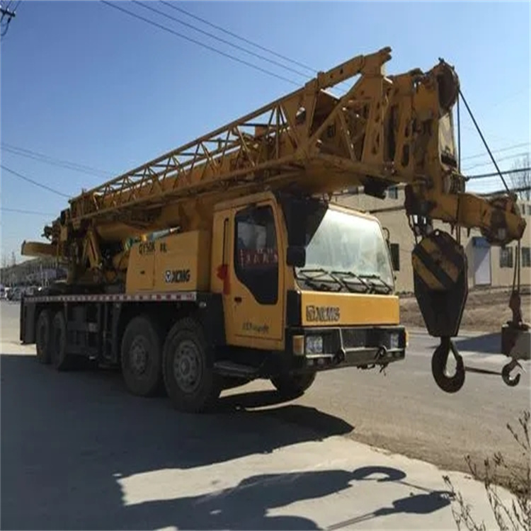 虎门港管委会吊车怎么吊装挖掘机